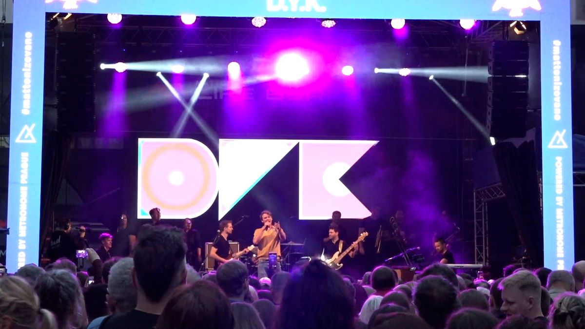 Vojtěch Dyk zpíval na karlovarském filmovém festivalu